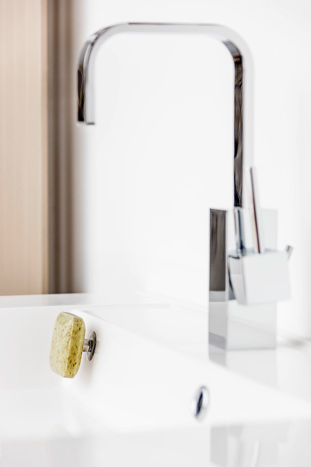 SAVONT Seifenhalter mit Saugnapf |Immer trocken & ordentlich  |auch praktisch in Dusche oder Badewanne verwendbar