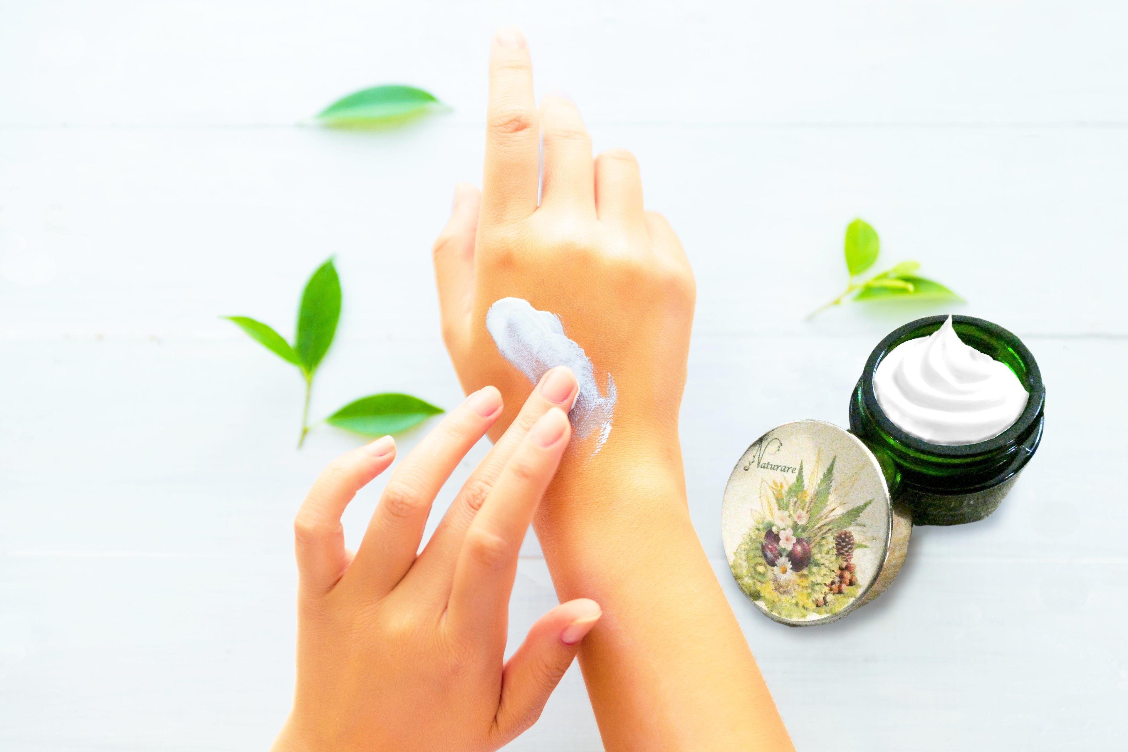 Pflegende Brustcreme für empfindliche Haut – pflanzenbasiert | NOEVA