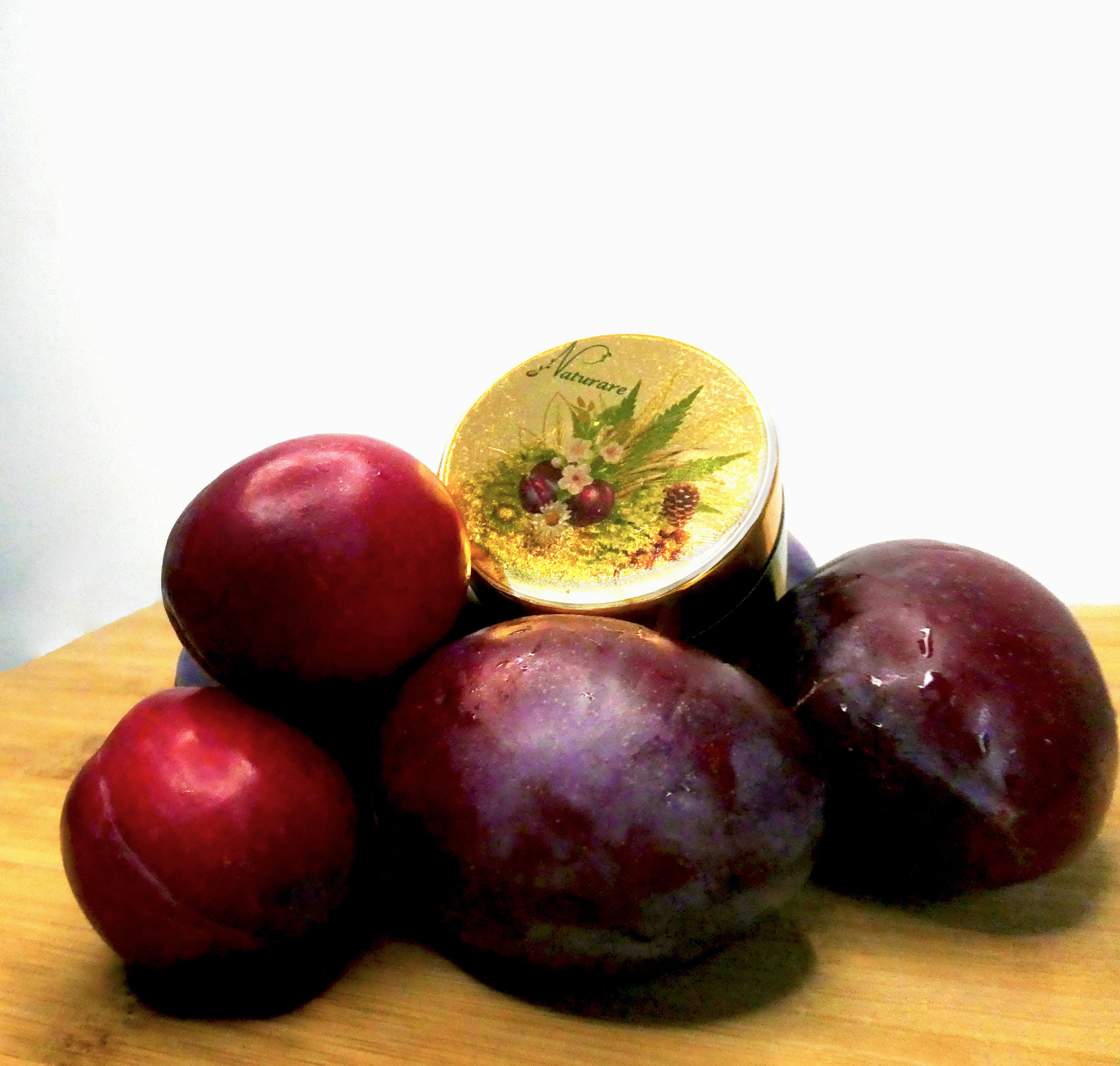 Pflanzenbasierte Pflege für empfindliche Haut